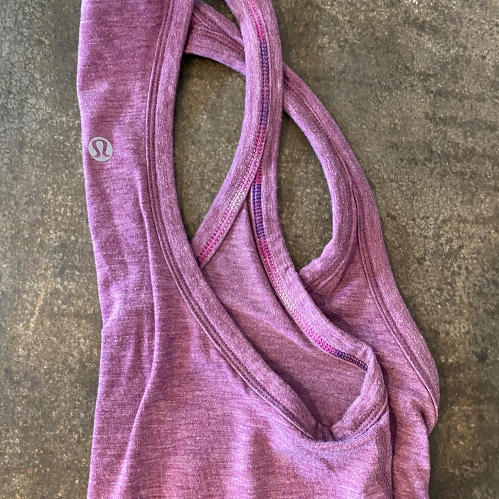 Lululemon Classic Razorback Tank- size 6. - Picture 2 of 2